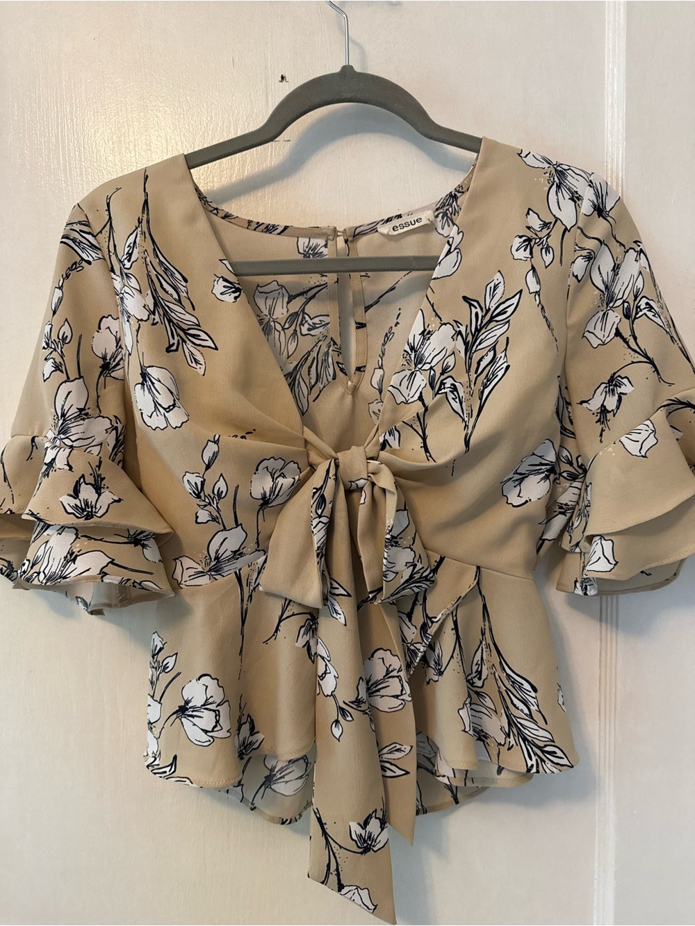 essue Beige Floral Tie-Front Peplum Top with Ruffle Sleeves